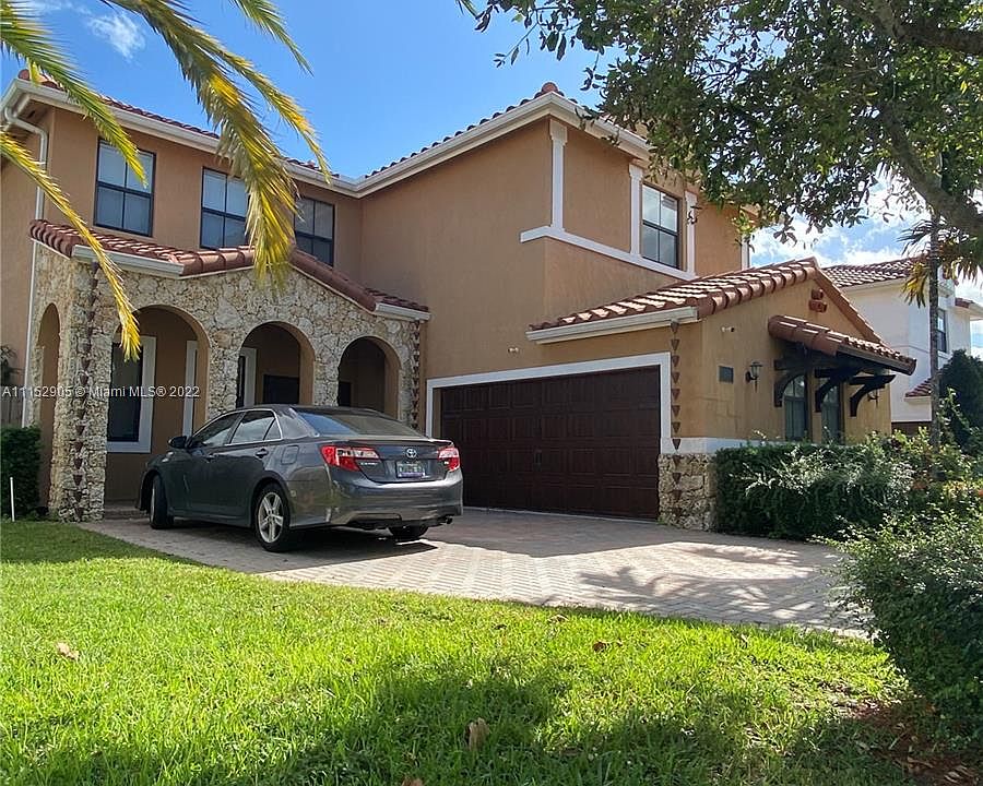 1st image of 1031 NW 99th Ct