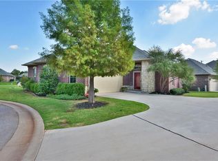 2200 Persimmon Dr, Village, OK 73120
