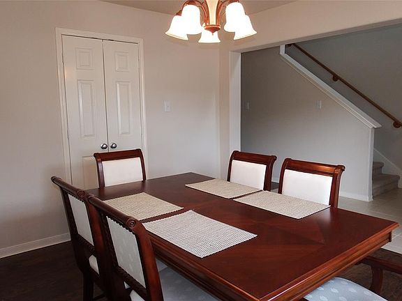 3rd image of 6108 Winter Oak St