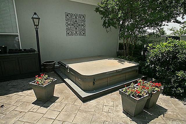 1st image of 2029 Crockett Ct