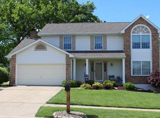1543 Country Bend Dr, Saint Charles, MO