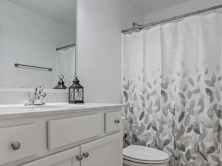 1200 Happy Ridge Dr — Photo 4