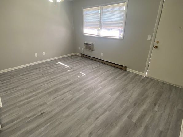 704 S Golfcrest Rd, 704 Golfcrest Rd S #3, Normal, IL 61761