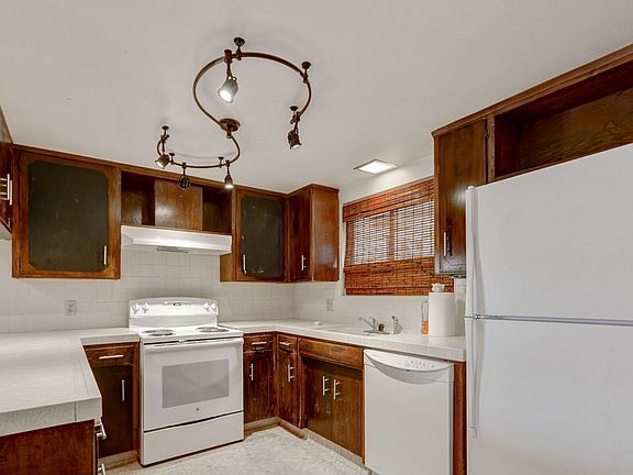 5th image of 2228 Northhill St
