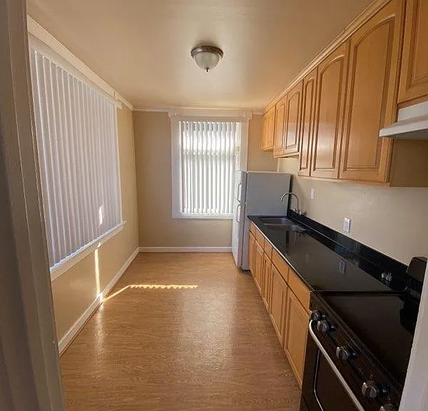 253 N 3rd St #3 — Photo 5
