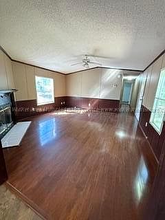 3rd image of 1401 Airview Cir