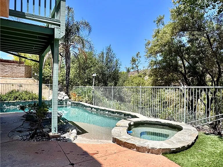 28463 Cascade Rd — Photo 4