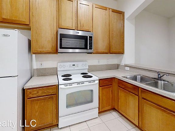 4th image of 6168 High Tide Blvd #1