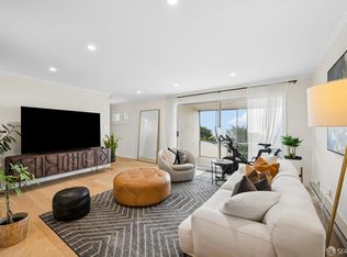160 Gardenside Dr APT 402, San Francisco, CA 94131