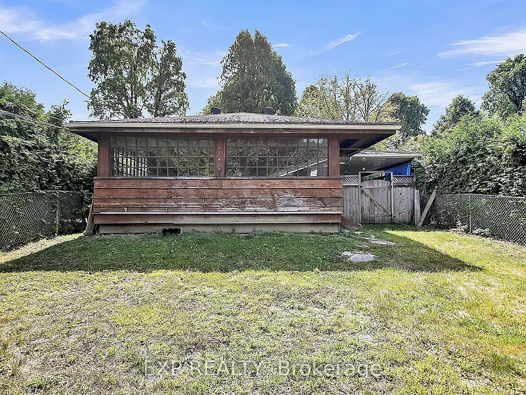 2247 Miramichi St — Photo 35