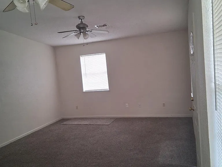 838 Mansfield St — Photo 7