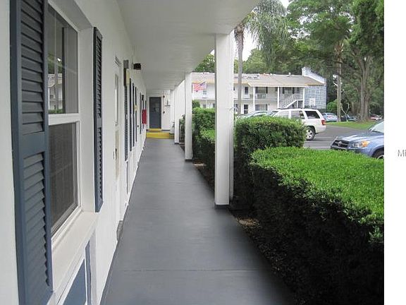 4th image of 400 Glennes Ln APT 104
