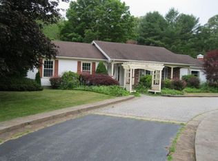 19 Fallon Dr, Westport, MA 02790