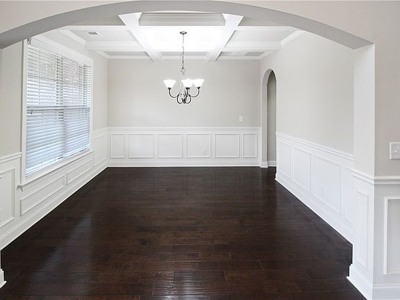 4th image of 3006 McKinley Dr