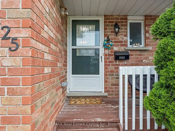 4th image of 425 Exmoor St