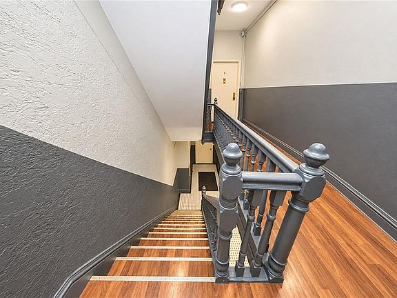 3rd image of 527 40th St