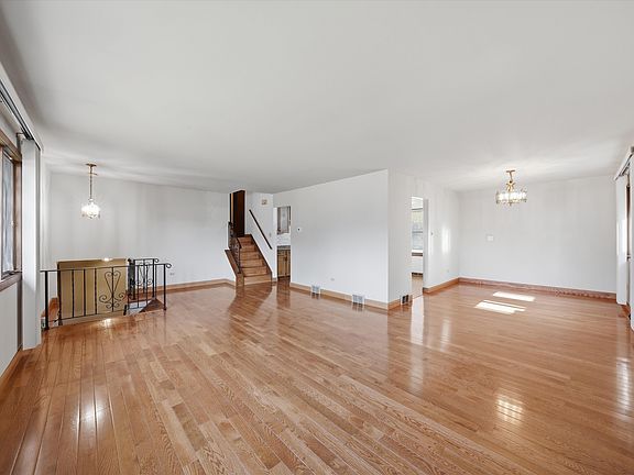 5th image of 4050 Violet Ln
