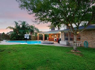 3909 Travis Lake Ct, Pearland, TX 77581
