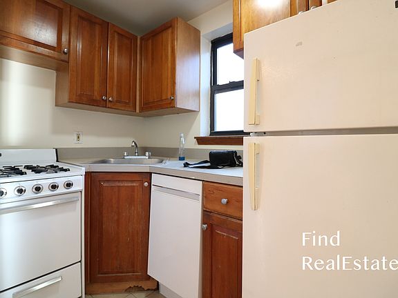 3rd image of 201 W 94th St Ph A