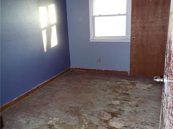 3rd image of 811 E Euclid Ave