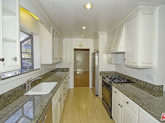 2nd image of 3016 Greenfield Ave
