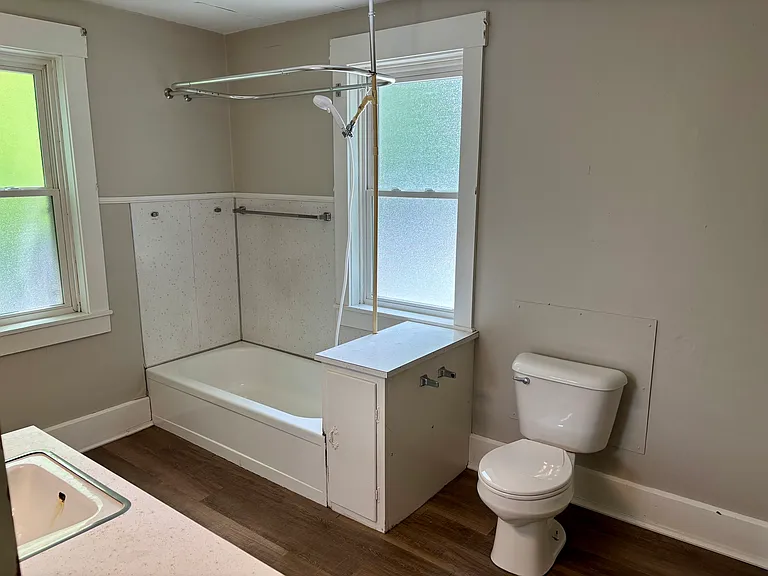 605 S Main St — Photo 13