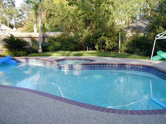 Pool & back corner ldscpg