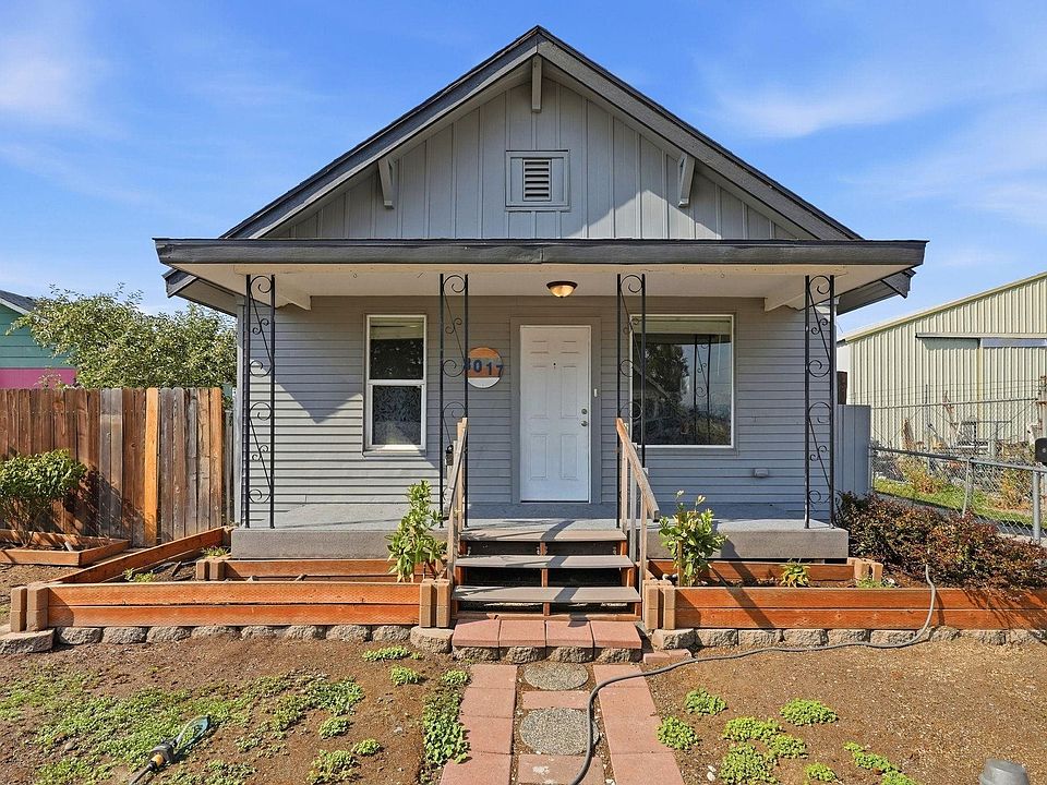 1st image of 3017 E Rowan Ave