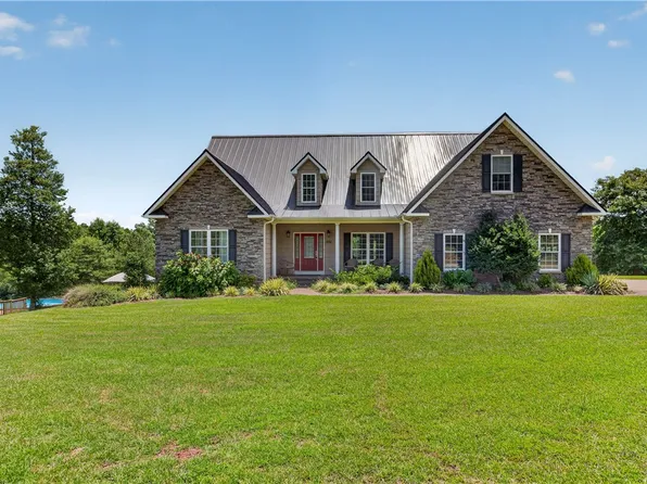 1051 Wild Deer Ln, Belton, SC 29627