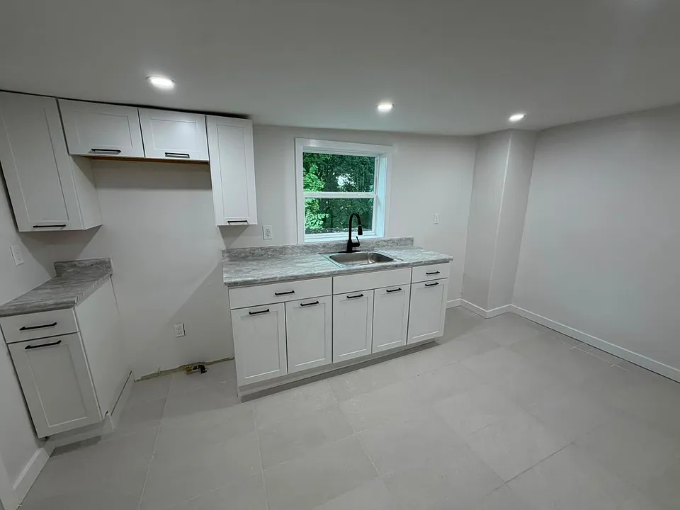 280 Main St #3