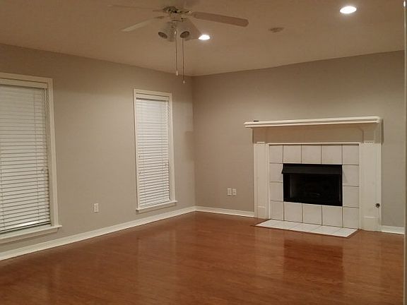 2nd image of 120 Trailwood Dr