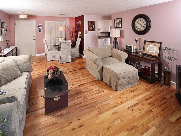3rd image of 79 Fountain Ln APT 10