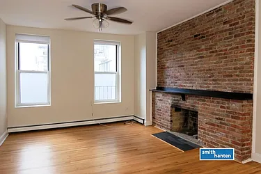 114 Smith Street, #3R