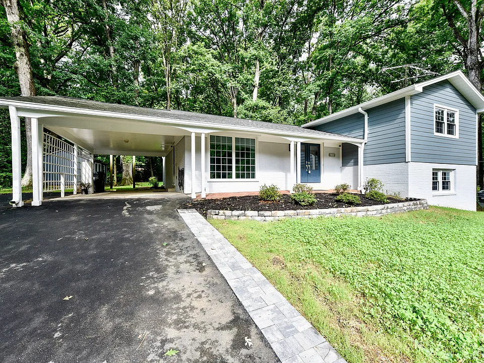 5012 Dodson Dr