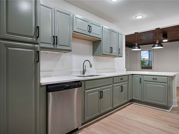 4th image of 602 Woodside Ave
