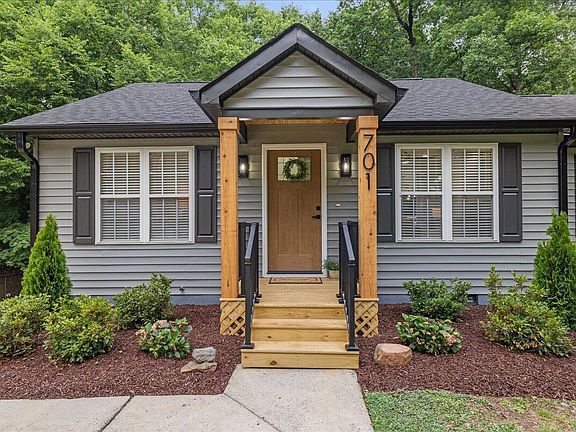5th image of 701 E Lavender Ave