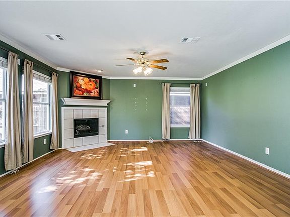 5th image of 9321 Newport Ln