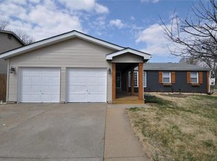 1327 Blue Ridge Dr, Saint Peters, MO 63376