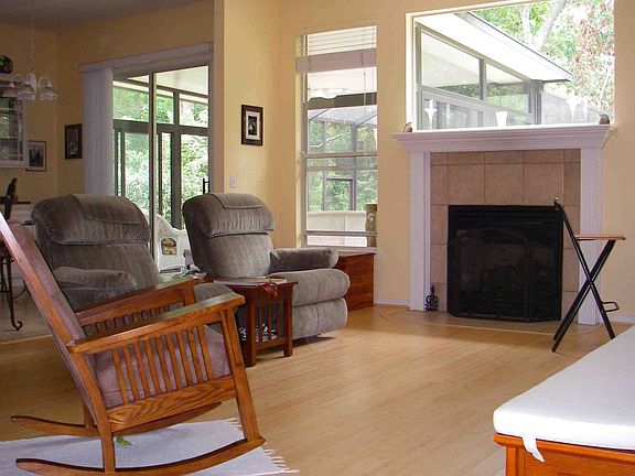 2nd image of 4311 Richmond Park Dr E
