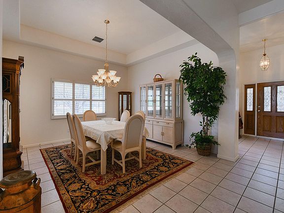 3rd image of 1408 W Bridalveil Pl