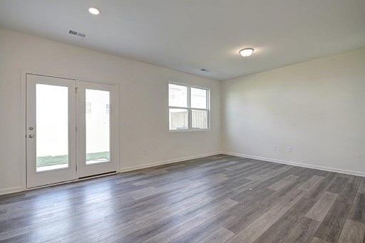 5th image of 325 Penn Station Way