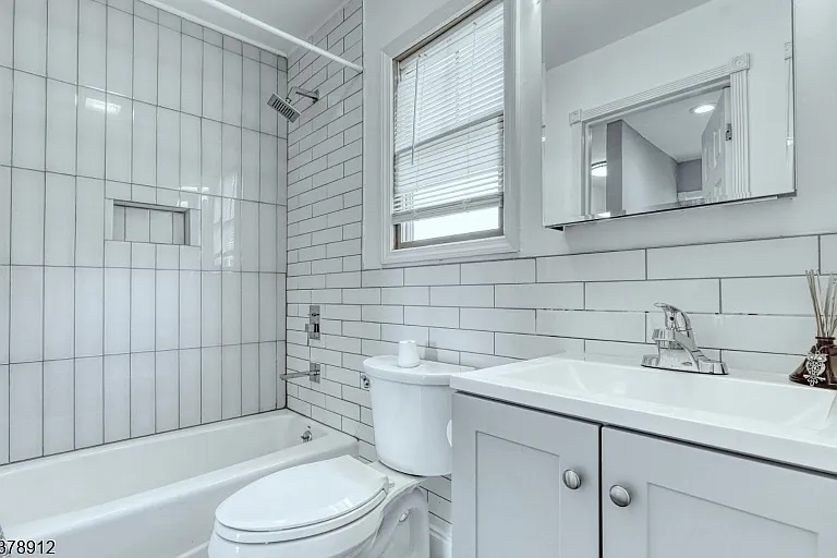 101 Carlton Ave — Photo 21