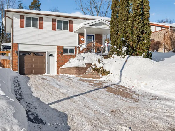 959 Golfview Rd, Peterborough, ON K9J 7W2