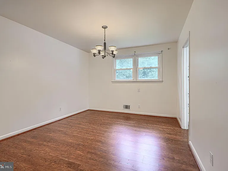 112 Springside Dr — Photo 10