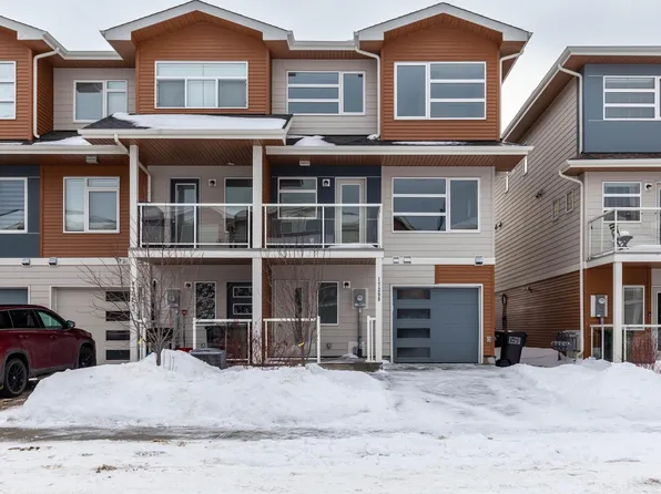 17259 9a Ave SW, Edmonton, AB T6W 3V5