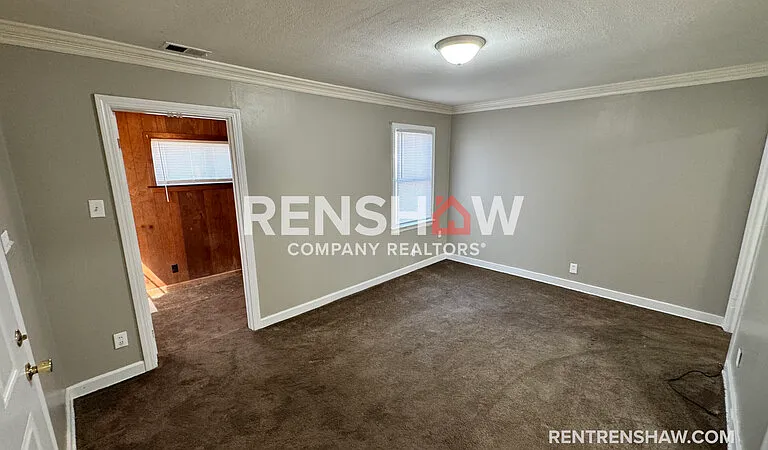 992 Wrenwood St — Photo 2