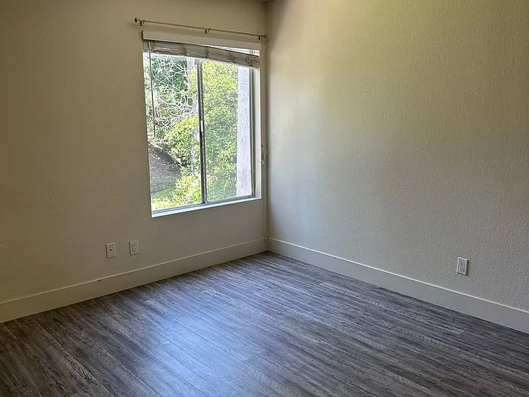 7500 Parkway Dr #200 — Photo 9