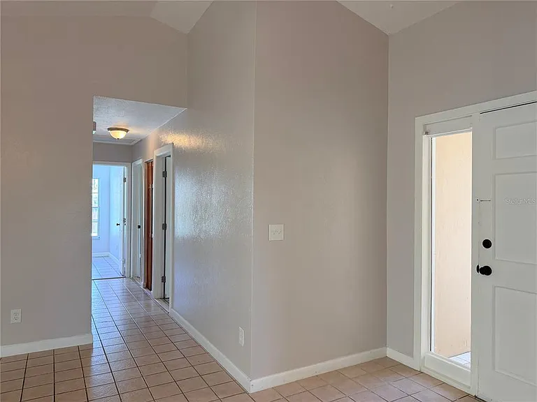 208 Flamingo Dr — Photo 7