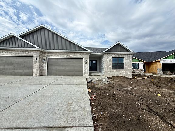 2nd image of 1605 Ambleside Dr