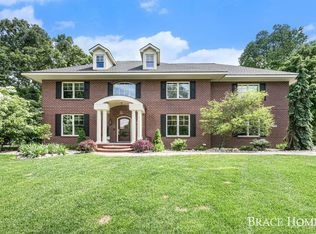1700 Flowers Crossing Dr NE, Grand Rapids, MI 49525